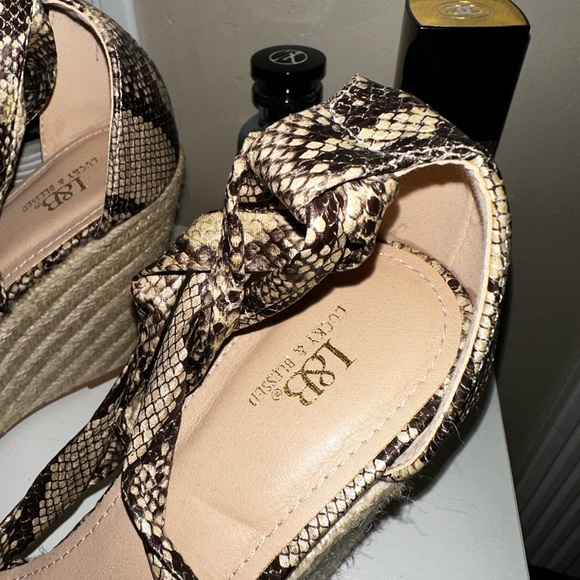 SNAKESKIN WRAP UP PLATFORM HEELS - Picture 3 of 4